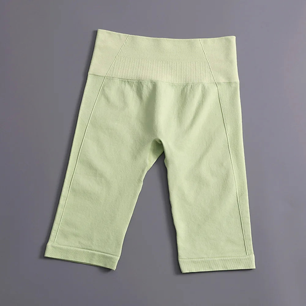 Women's High-Waisted Yoga Shorts Butt-Lifting Gym Running Shorts with Naked Sensation Workout Seamless Activewear for Training.