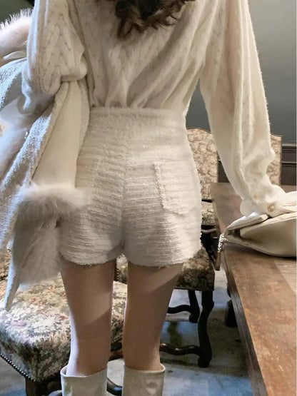2023 Fall/Winter French Style Tweed Shorts High-Waisted Slimming Boot Shorts for Women Elegant Chic Design Versatile and Unique.