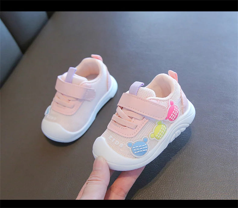 2023 New Spring Autumn Girl's Sneakers Children's Baby Mesh Breathable Casual Flats Shoes Outdoor Running Shoes.