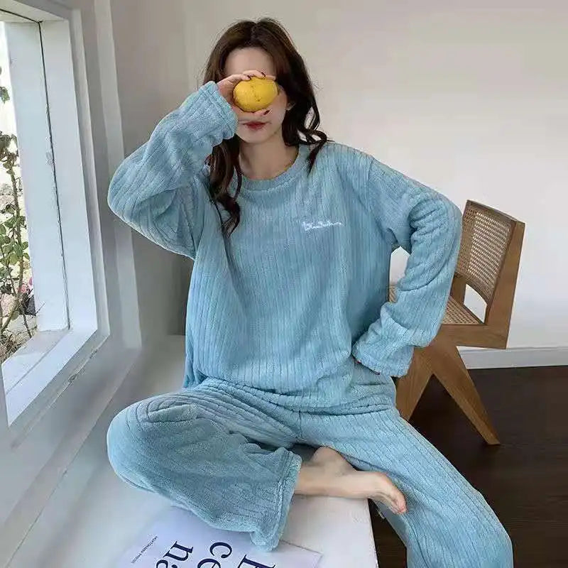 New Autumn/Winter Coral Fleece Pyjamas for Women Thickened Homewear Student Comfort Cotton Fleece Plus Size Fashion Pyjama Set.