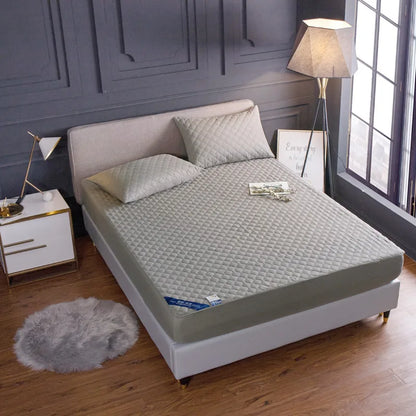 New Quilted Waterproof Mattress Cover Solid Color Waterproof Antibacterial Breathable Elastic Band Fixed Mattress Cover