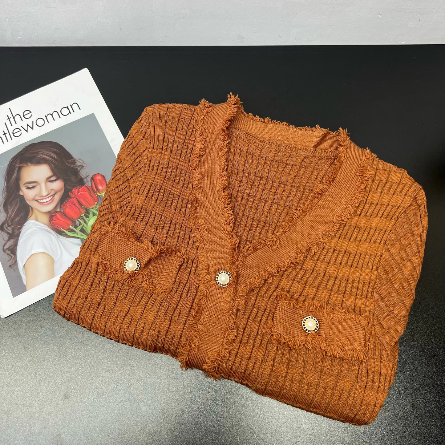 YuooMuoo 2023 Neue Ankunft Frauen Gestrickte Lange Kleid Elegante V-ausschnitt einreiher Split Pullover Kleid Büro Dame Vestidos.