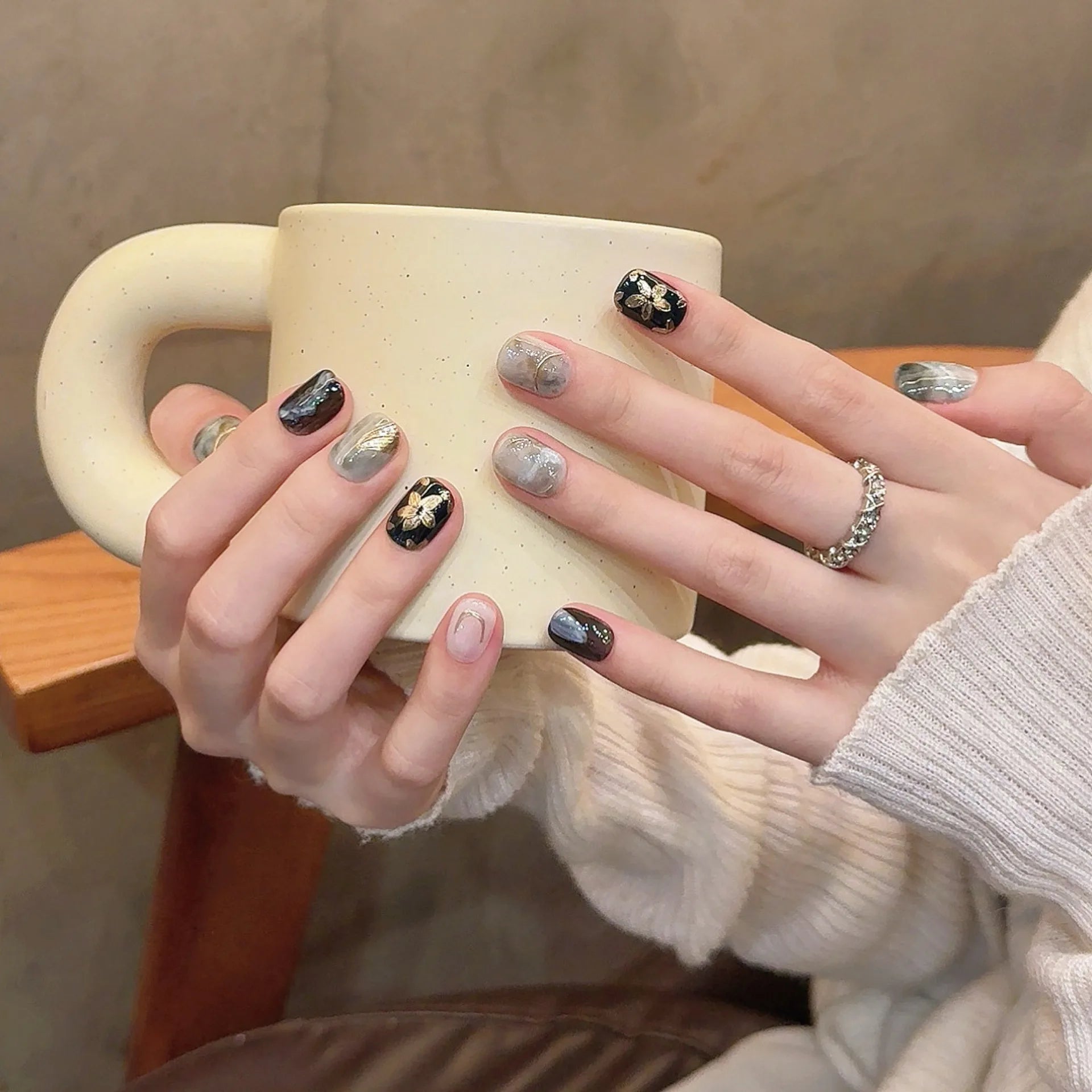 10Pcs Short Handmade Cat Eye Press on Nails Rose Ballet Wearable Rhinestones False Nails Glitter Decoration Manicure Nail Tips.