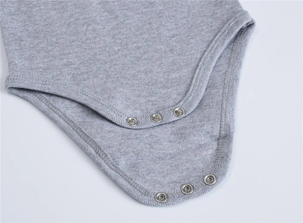 2025 solide weiße Babykleidung Kurzarm Baumwolle Baby Mädchen Jungen Body Neugeborenen Körper Bebe 0-24 Monate Säuglingsoverall