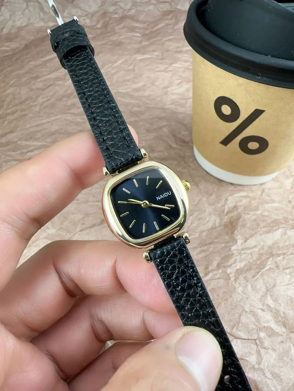 Hot Sale Women Watch Simple Small Dial Quartz Watches Luxury Ladies Gift Wristwatch Fashion Student Leather Strap Clock Relógio.