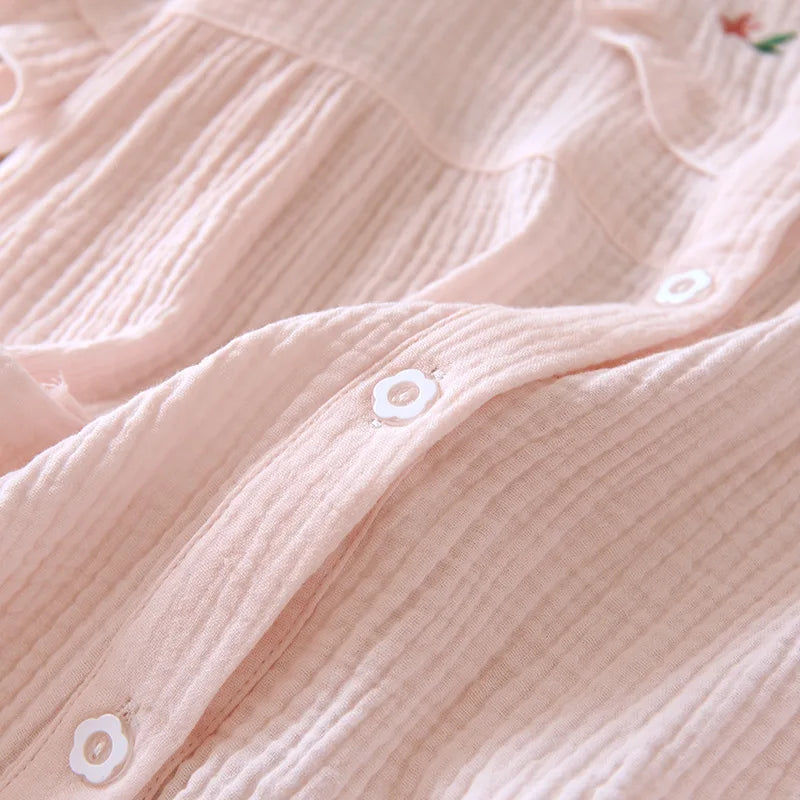 Spring and summer 2025 new women's pajama suit 100% cotton crepe short-sleeved capris embroidered round-neck household clothes.