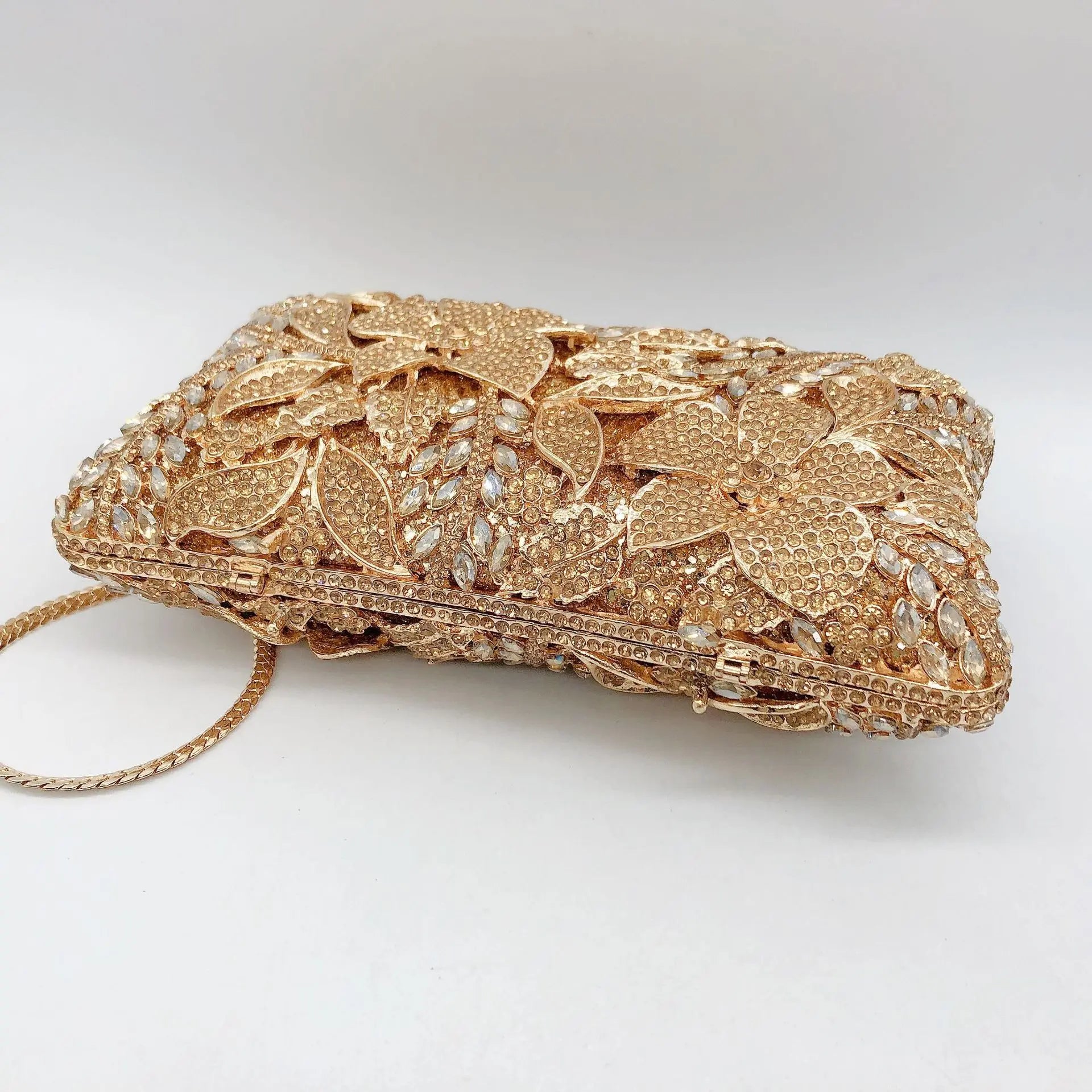 Women XIYUAN Evening Bags Gold/Silver Chain Shoulder Bags Handbags Stones Day Clutches Diamonds Metal Ladies Clutch Handbags.