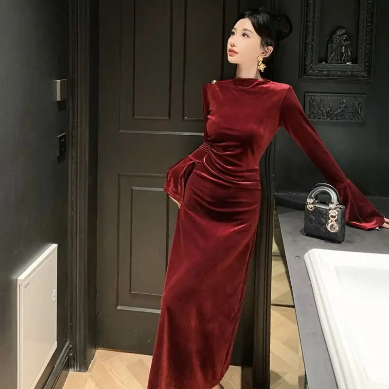 Internet Celebrity High-End-Samtkleid Leichtes, temperamentvolles, hoch tailliertes, schlankes, burgunderrotes Fischschwanzkleid