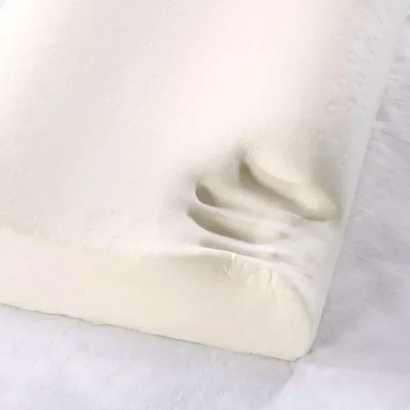 Orthopedic Reverse Traction Pillow Protects Cervical Vertebra and Helps Sleep Single Neck Pillow Can Be Machine Washable 48X74cm