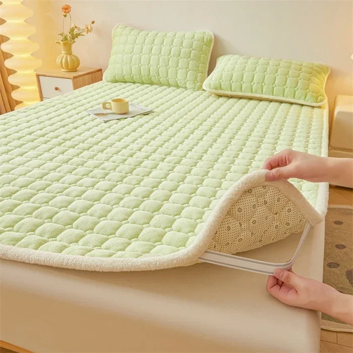 2024 New Class A Thickened Milk Fleece Mattress Winter Warm Fleece Bed Cover Student Dormitory Mat Quilt.
