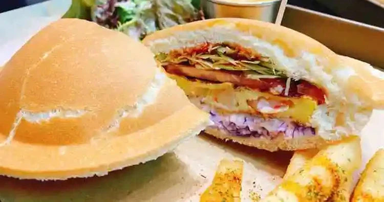 Electric 110V 220V UFO Burger Maker Non-stick Sandwich Gelato Panini Press Hot Sale Ice Cream Waffle UFO Humburger Grill Machine.