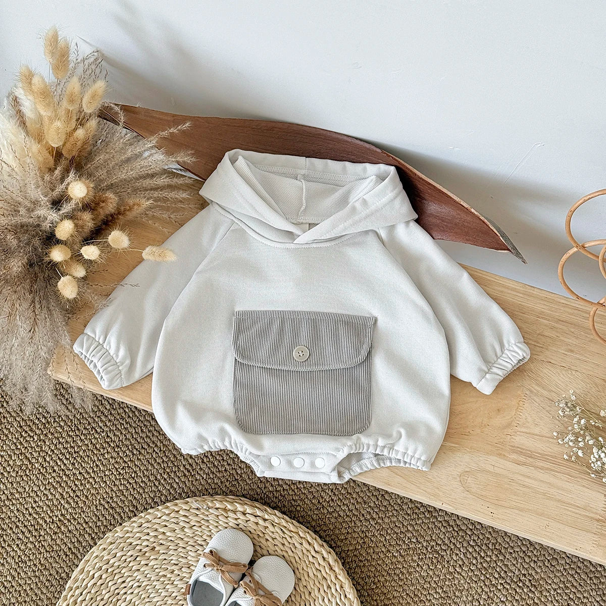 Herbst Neue Baby Minimalistischen Hoodie Lange Ärmel Große Tasche Klettern Kleidung Baby Neugeborenen Artikel Bodys & Einteiler.