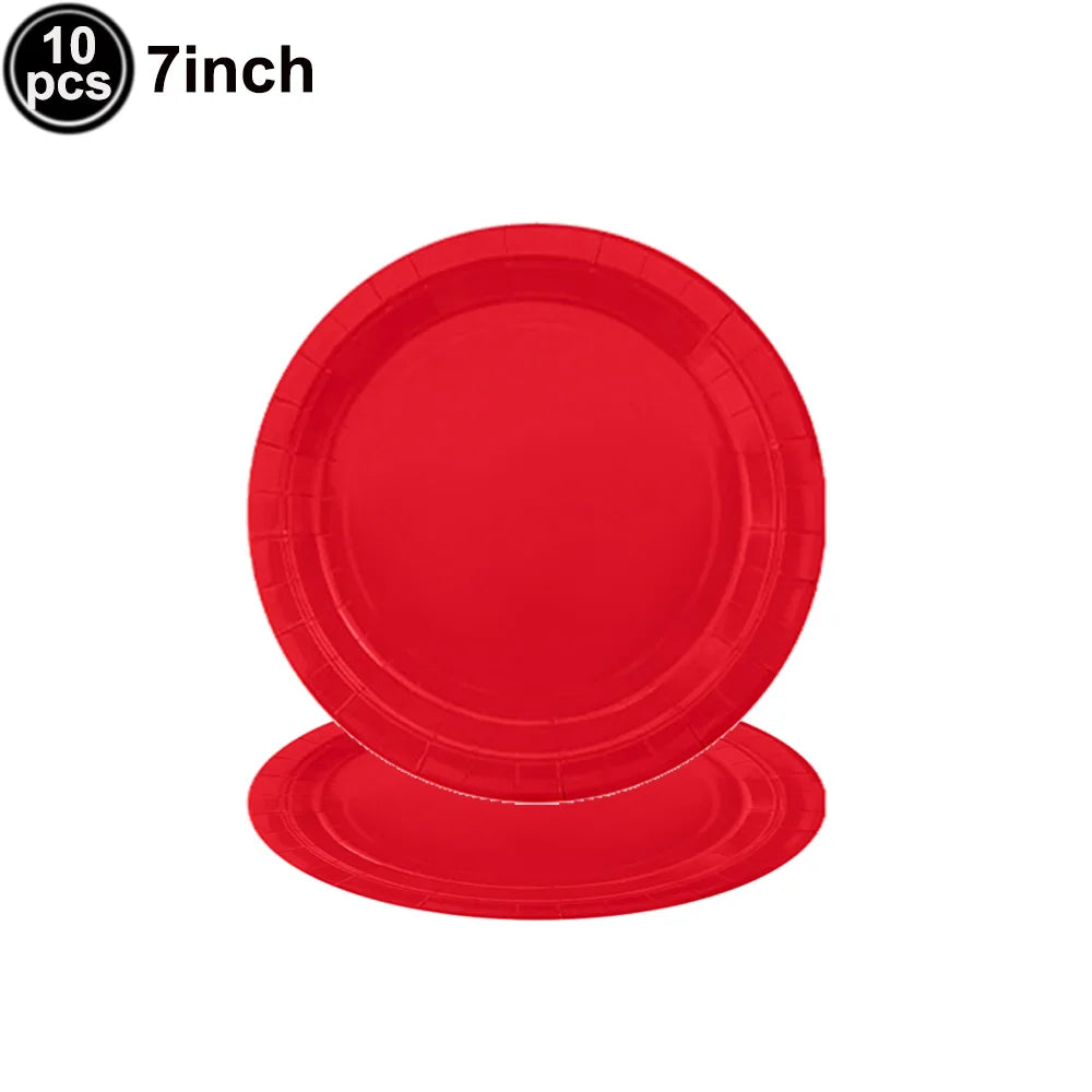 Solides rotes Thema, Einweggeschirr, rote Pappteller, Lebensmitteltablett, Tassen, Servietten, Löffel, Tischdecken, Hochzeit, Geburtstag, Party-Dekoration.