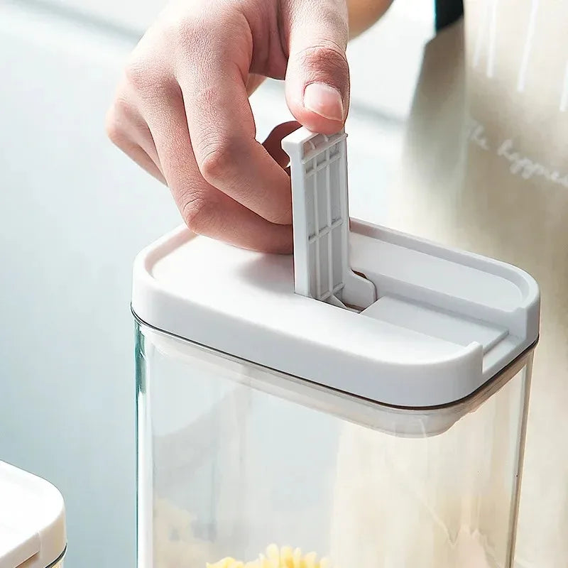Kitchen Storage Plastic Storage Jar Clear Food Grade Airtight Seal for Kitchen Snacks Cereals Beans Kitchen Storage Organizer.