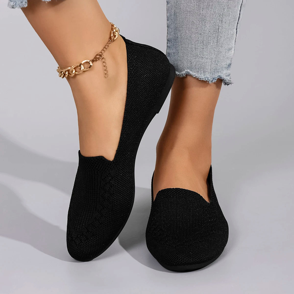 Spring Women's Comfortable, Breathable, Lightweight and Wear-Resistant Casual Shoes with Soft Soles for Lazy People to Step on.