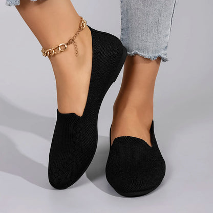 Spring Women's Comfortable, Breathable, Lightweight and Wear-Resistant Casual Shoes with Soft Soles for Lazy People to Step on.