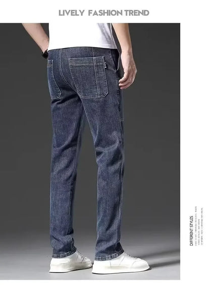 Elastische Herrenjeans, lässig, lockere Passform, mehrere Taschen, sechs Taschen, vielseitig, stilvoll, trendig, lockere Hose, männliches Modell