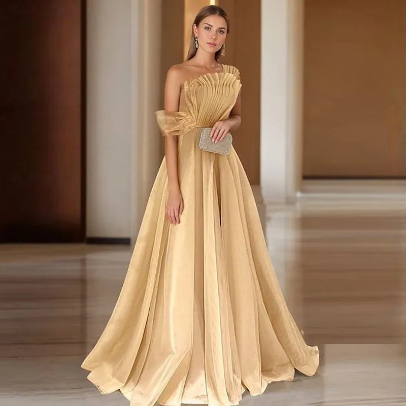Elegantes A-Linien-Damenkleid in Gold, trägerlos, lange Ballkleider, nach Maß, plissierter Ausschnitt, Partykleider, ärmellos.