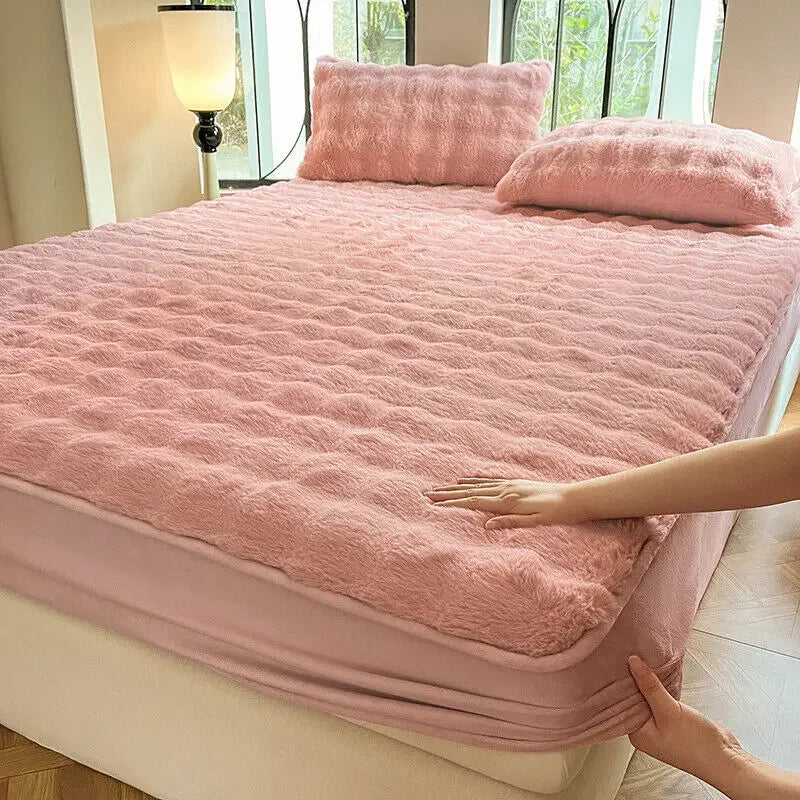 Velvet Mattress Cover Pad Fluffy Plush Fitted Bed Sheet Fleece Bed Cover for Double Bed Winter Warm Bed Dust Mite Queen Size.