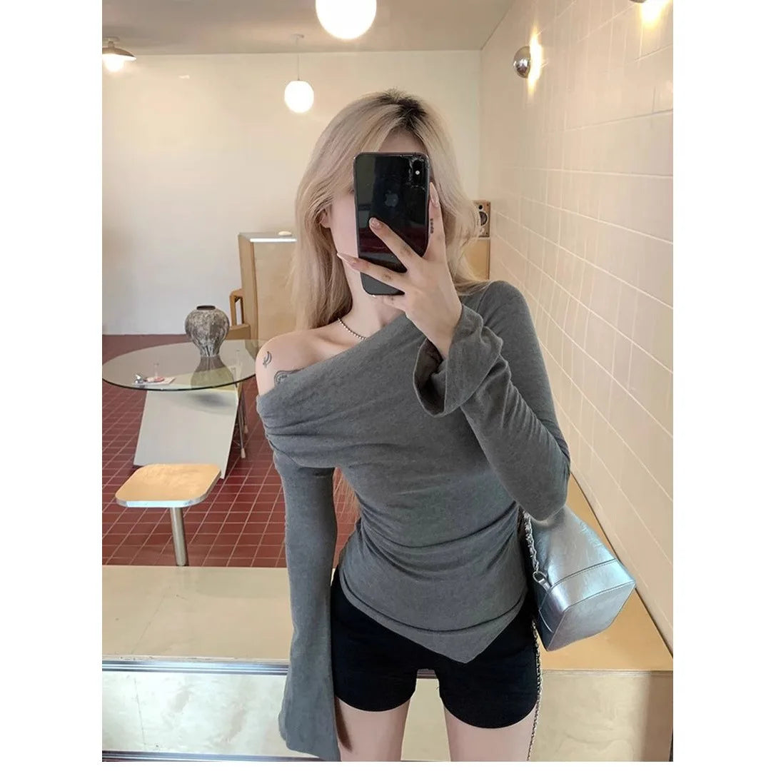 Spring Autumn Long Sleeve One Shoulder Slim Fit Short T Shirt Women's Fashion Design Sense Irregular Neckline Sexy Girl Style.