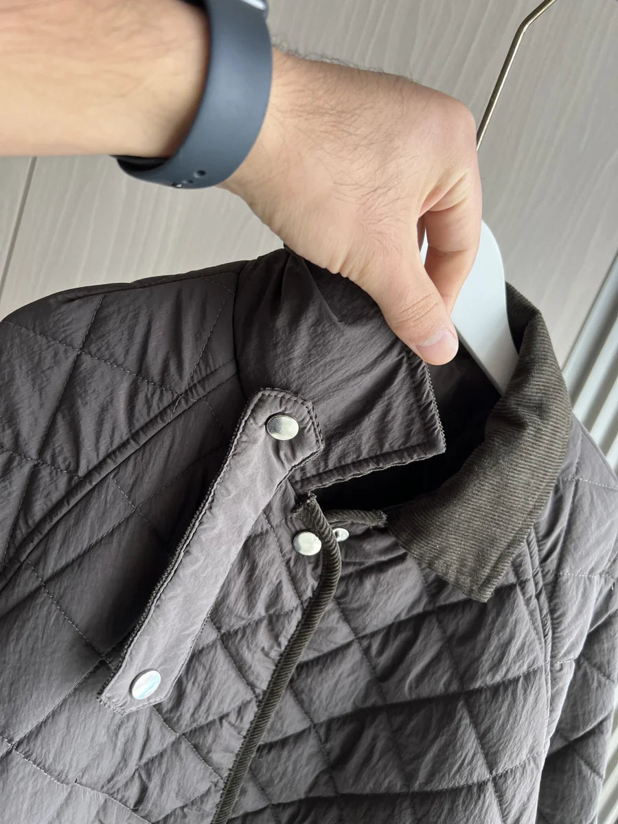 Women's Quilted Jacket with Padded Lining Model ETJ 2025 - Casual and Simple Diamond Quilted Short Puffer Jacket with Collar.