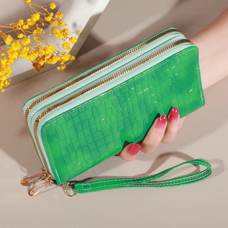 Chic Vintage Double Layer Clutch Wallet - Retro Zipper Coin Purse & Wristlet - Fashionable Womens Accessory with Secure Storage.