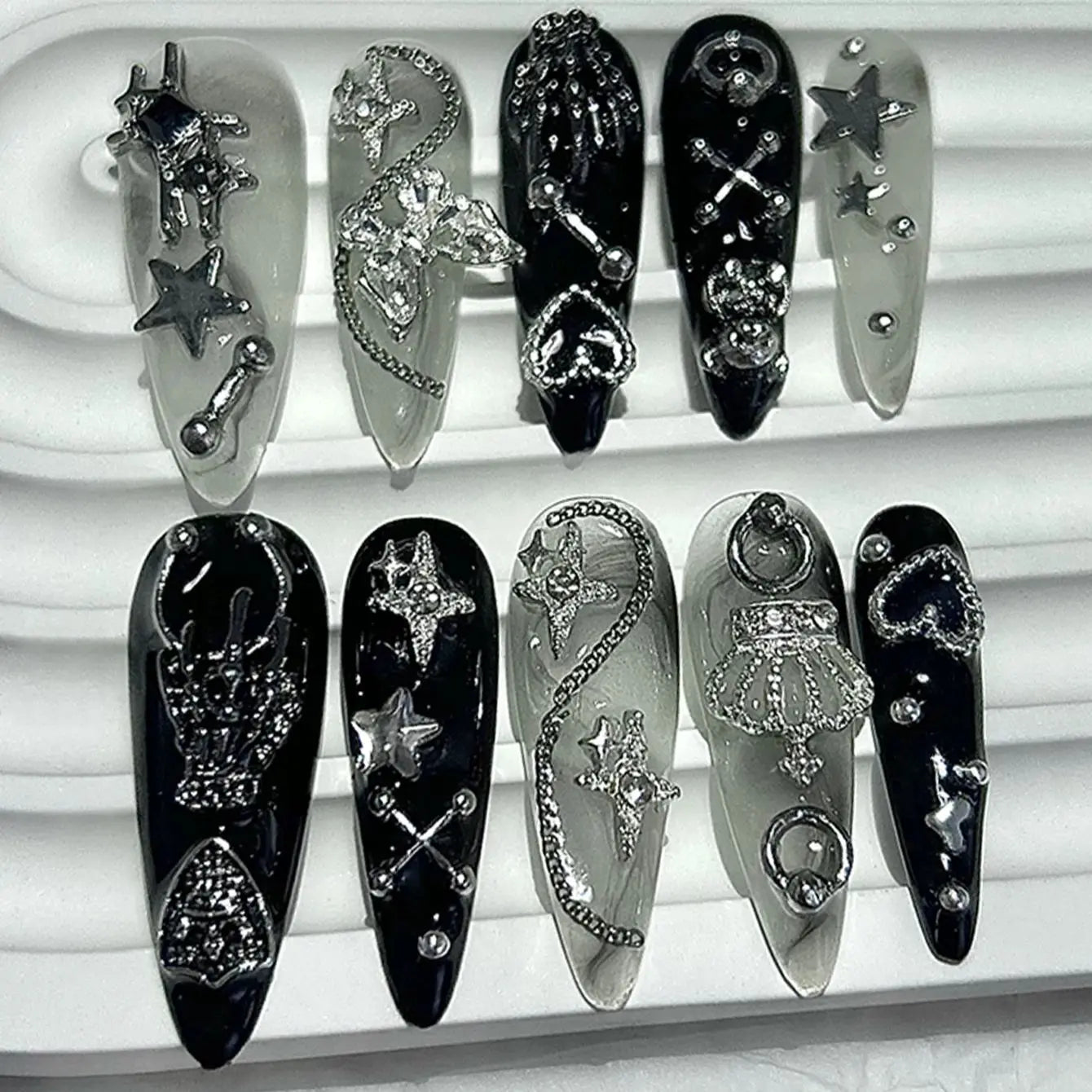 Jirai Japanese Spice Girls Handmade Press On Nails Y2K Black White Long Tip Nail Art 3D Butterfly Star Crown Cool Fake Nails.