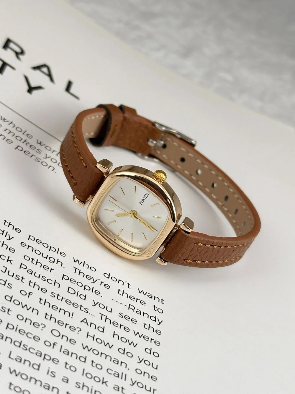 Hot Sale Women Watch Simple Small Dial Quartz Watches Luxury Ladies Gift Wristwatch Fashion Student Leather Strap Clock Relógio