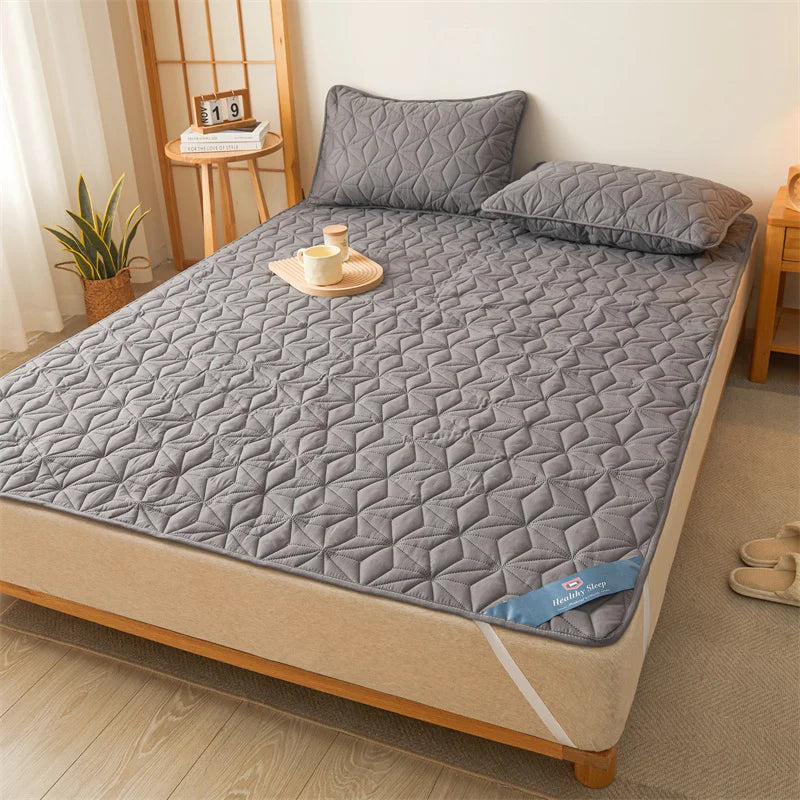 Waterproof Mattress Topper with Elastic Band Quilted Protector Pad Bedspread Winter Mattress Cover for Single/Double Bed 140/160
