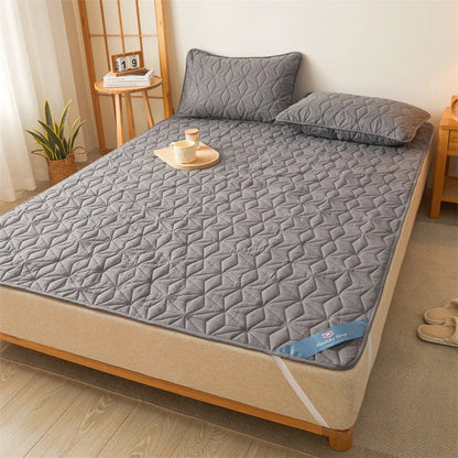 Waterproof Mattress Topper with Elastic Band Quilted Protector Pad Bedspread Winter Mattress Cover for Single/Double Bed 140/160