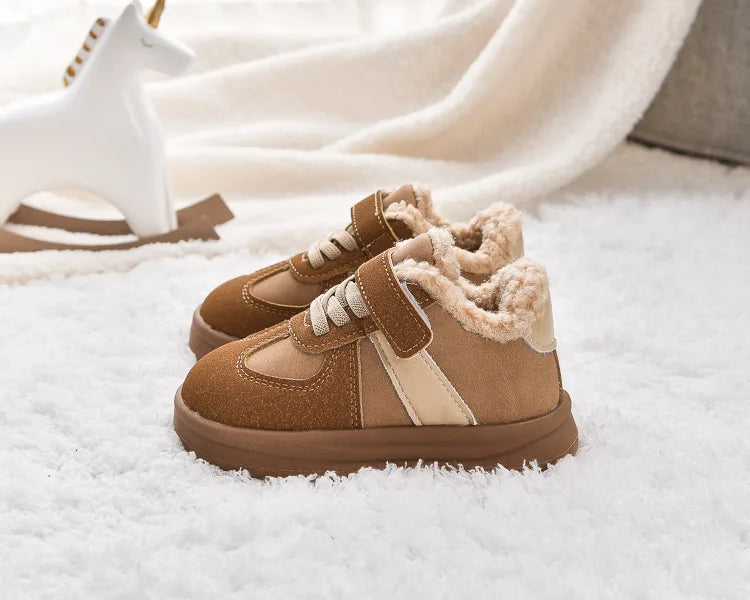 2025 Winter New Pulsh Fashion Trend Casual Sports Shoes for Childrens Anti Slip Warm Boys' Shallow Mouth Versatile Snow Sneakers.