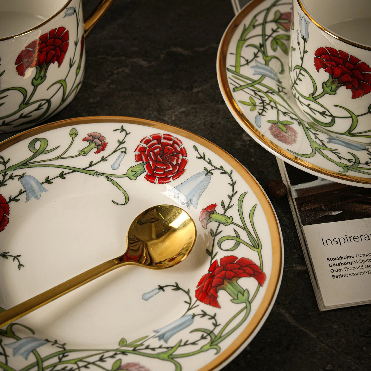 Russian Royal Porcelain Lomonosov Cartoon Rabbit Gold Plated Bone China Coffee Cup and Saucer Gift Box Gift Coffee Cup Set.