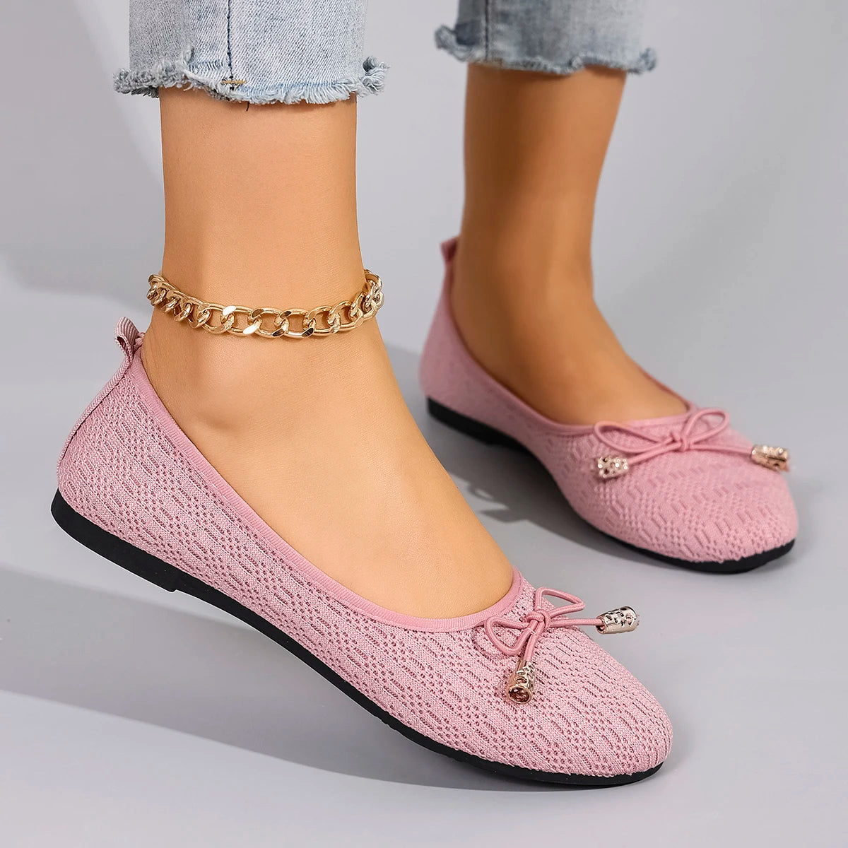 Spring Women's Comfortable, Breathable, Lightweight and Wear-Resistant Casual Shoes with Soft Soles for Lazy People to Step on.