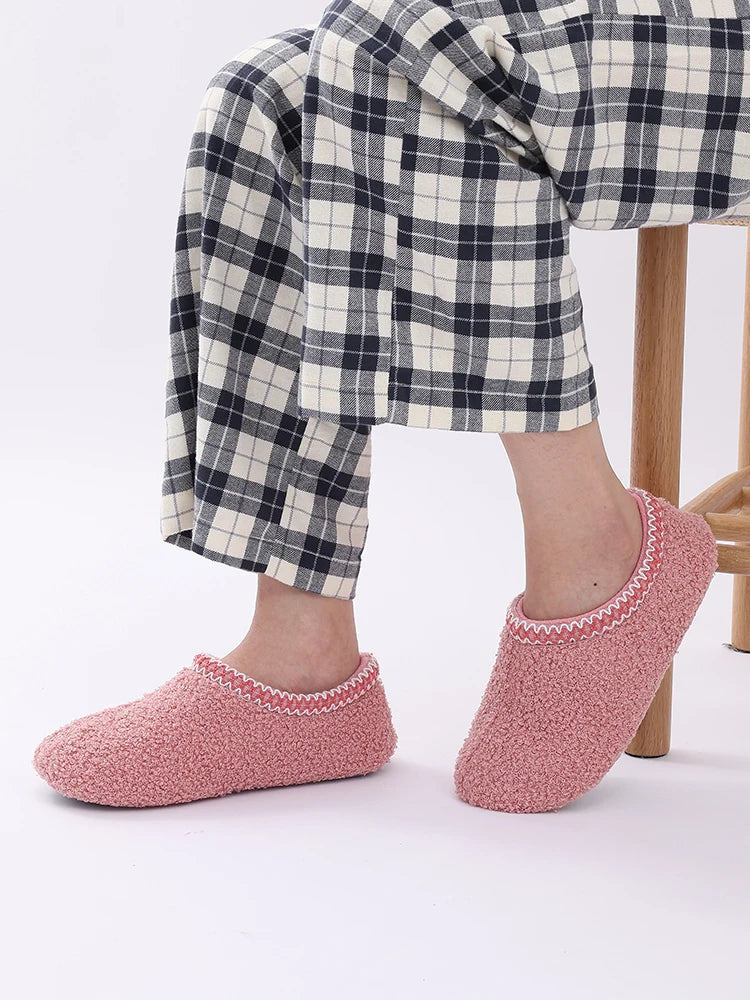 Comwarm Women's Fur Indoor Slippers Polar Fleece Flat Shoes Winter Fuzzy Slippers For Ladies Warm Cozy Shearling House Slippers.