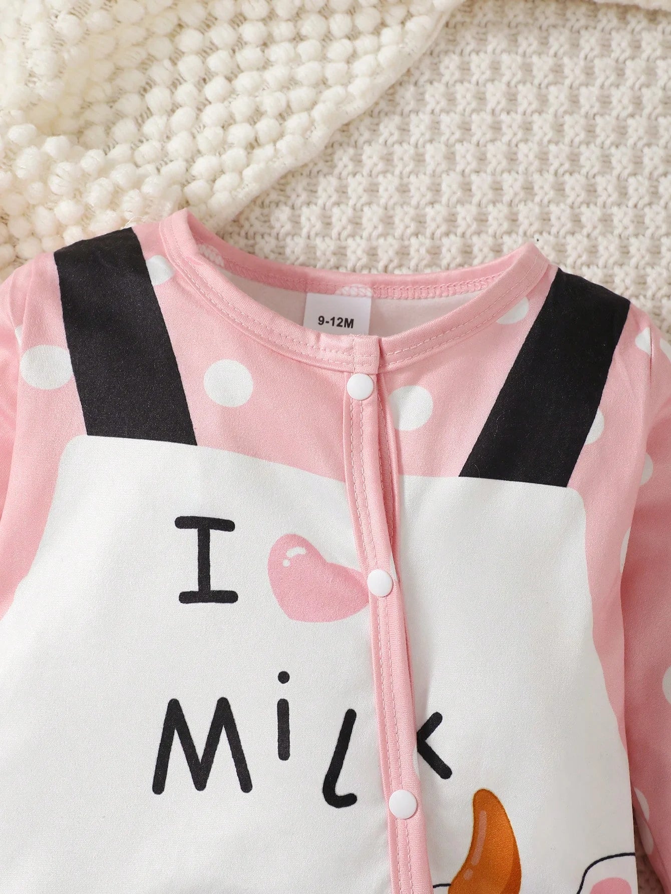 Neuer Baby-Body mit langen Ärmeln, niedliche kleine Kuh, kreisförmige Punkte, Overall + Hut + Drool-Handtuch, 3 Teil/Set, 0–18 Monate Baby-Krabbelanzug.