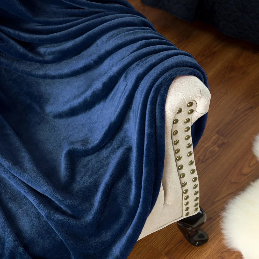 230GSM Coral Fleece Flannel Blankets For Beds Solid Blue Pink Soft Warm Thin Bedspread Sofa Cover Faux Fur Plaid Blanket.