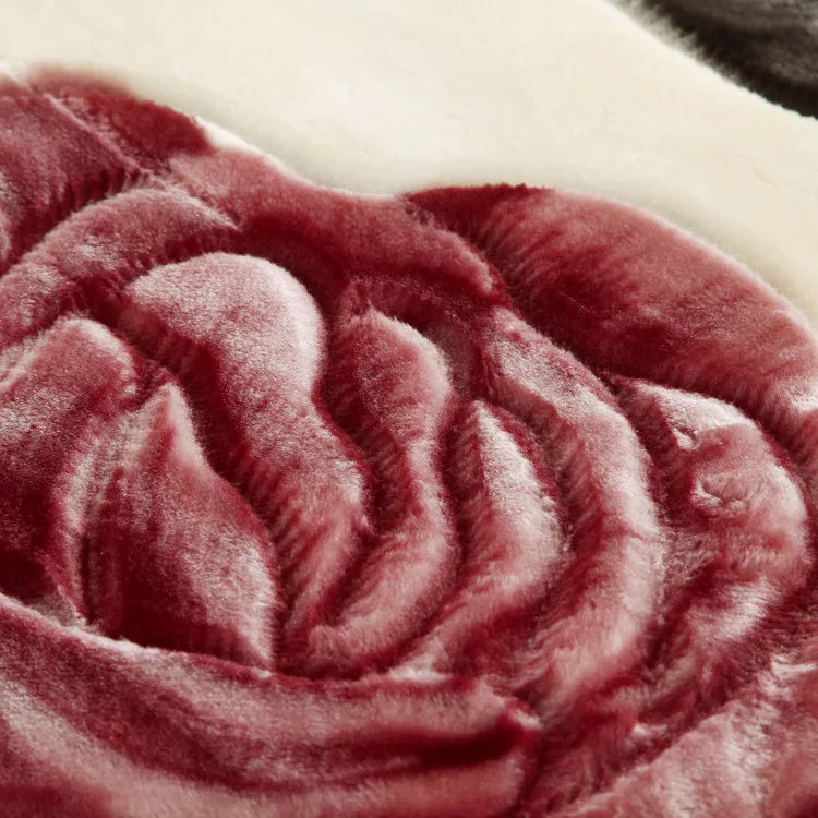 Ultra Soft Cozy Flowers Rose Throw Blanket Microfiber Heavy Fluffy Fleece Blanket for Home Bed Dormitory.