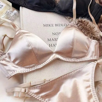 French Triangle Cup Bra Comfortable Underwired Small Chest Sexy Top Support Anti-Sag Comfortable Fabric Thin Glossy Bra.