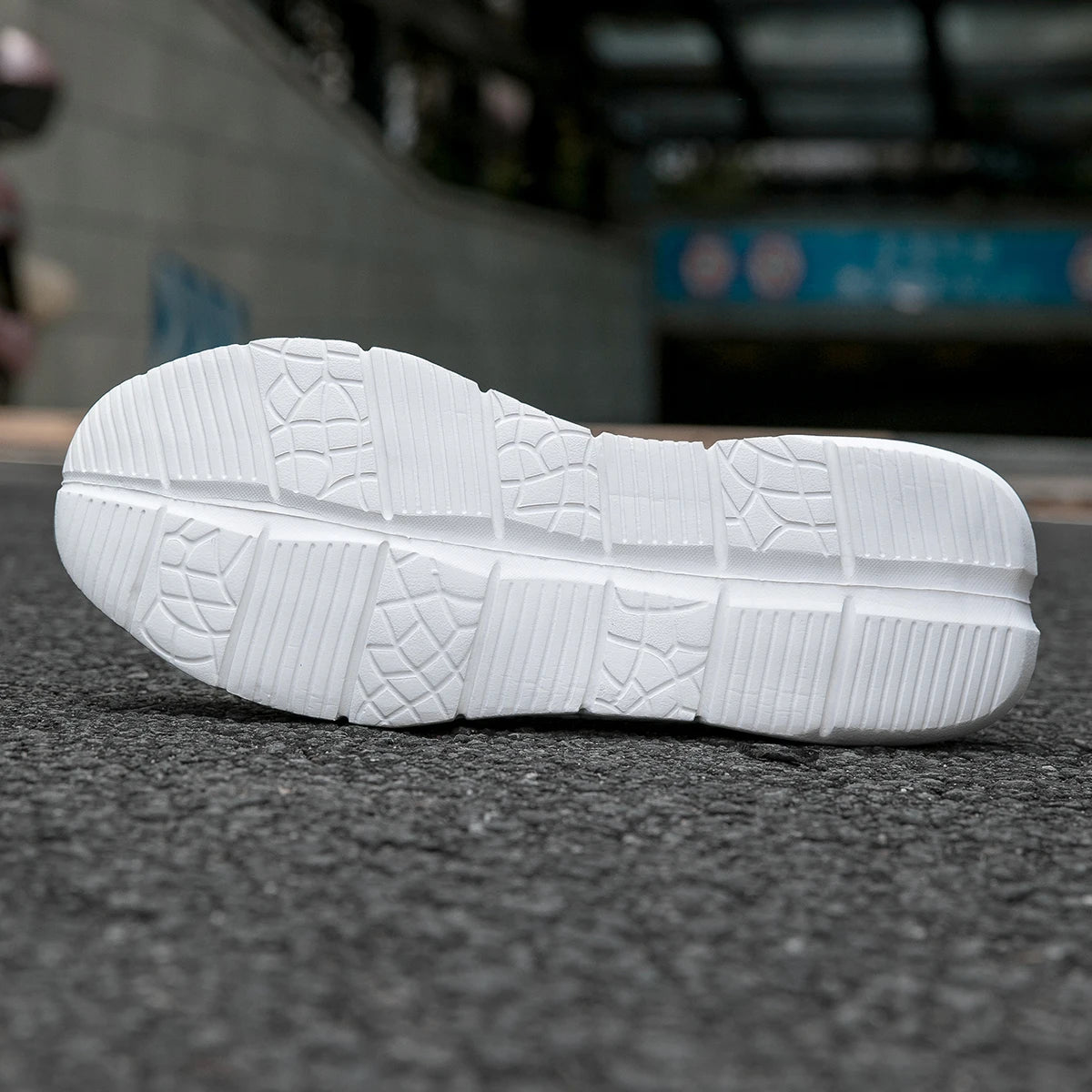 New Summer Summer Sneakers Men White Shoes Outdoor Comfort Walking Shoes Breathable Mesh Tennis Men Casual Shoes for Man.