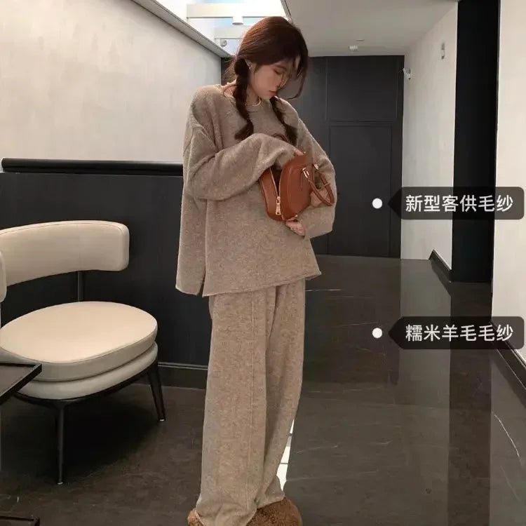 Koreanische Version des weichen, wachsartigen, faulen Wind-Stricksets 2024, sanfter Rundhalspullover, Pullover, weites Bein, Hose, zweiteiliges Set für Damen