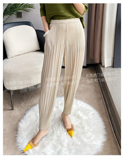 Miyake Life Pleated Pants Loose Harem Pants Women's Summer Thin Fashion Versatile Nine-minute Calf Pants.
