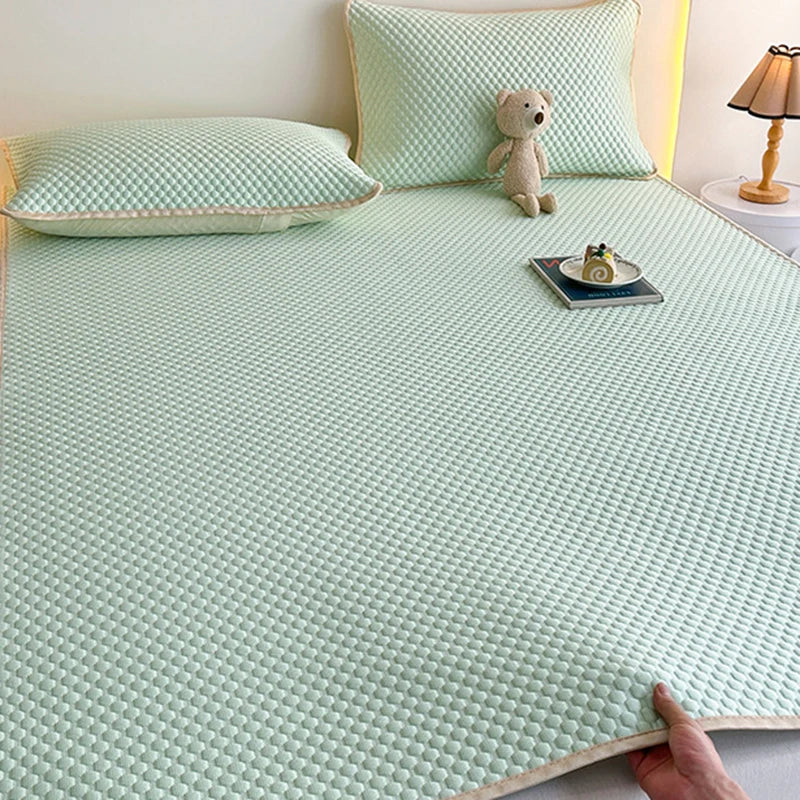 High End Latex Cooling Mattress with Elastic Band Quick-Dry Breathable Summer Bed Mat Machine Washable Foldable Sleeping Pad.