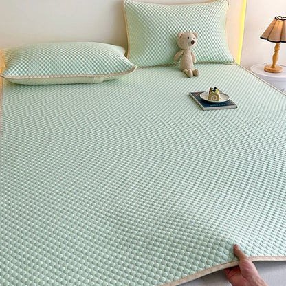 High End Latex Cooling Mattress with Elastic Band Quick-Dry Breathable Summer Bed Mat Machine Washable Foldable Sleeping Pad.