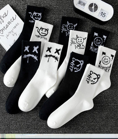 10 pairs of men's sports socks, casual, breathable, and versatile. Ghost face graffiti personalized socks.
