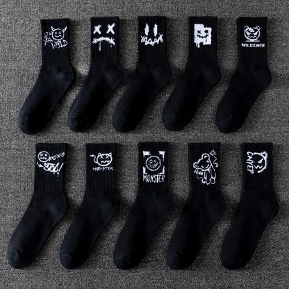 10 pairs of men's sports socks, casual, breathable, and versatile. Ghost face graffiti personalized socks.