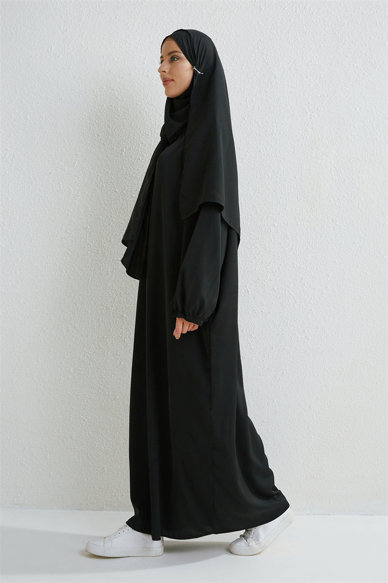 Muslim abaya