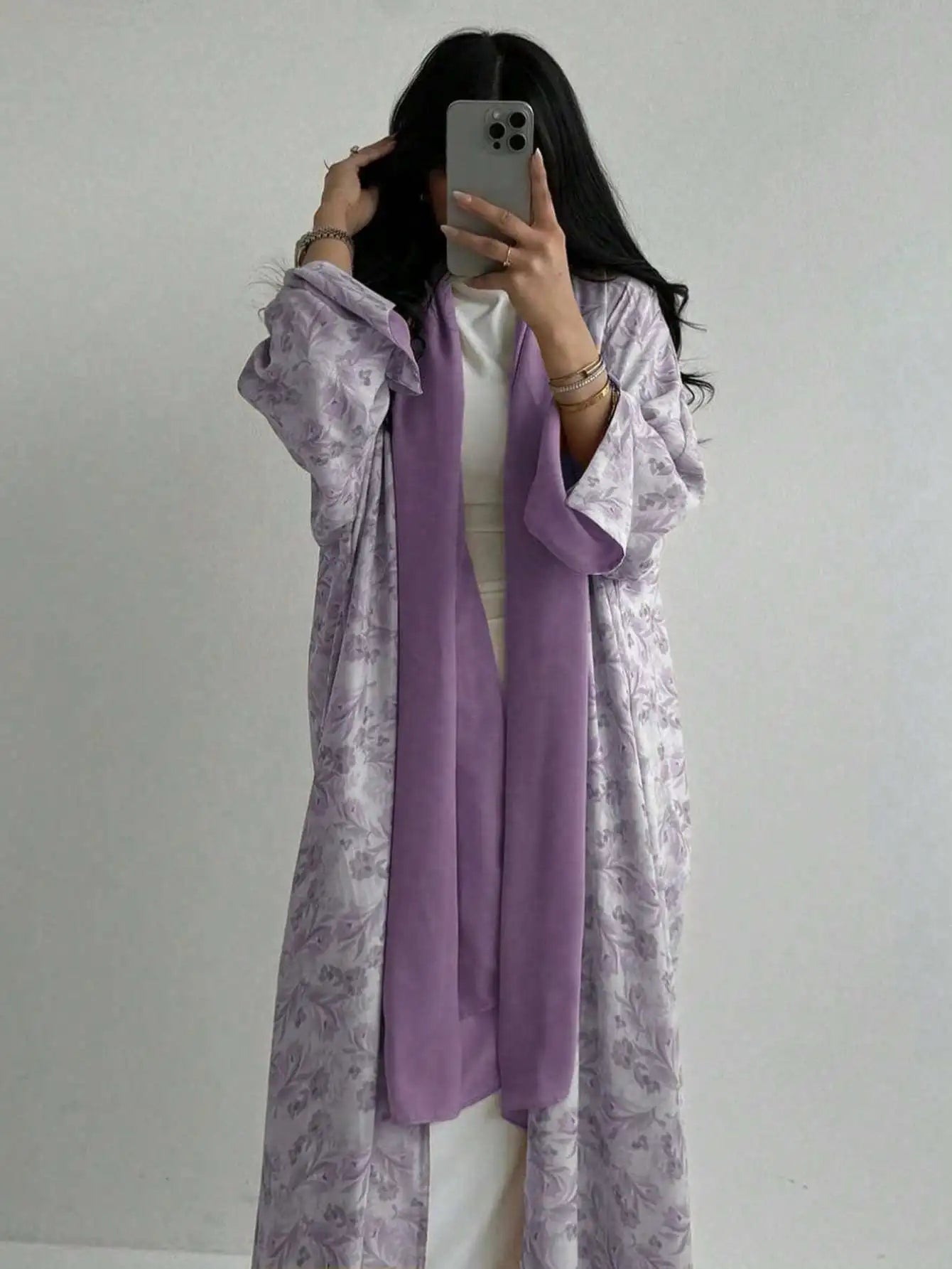 Lockeres, mit Blumenmuster bedrucktes Abaya-Langarmkleid für den orientalischen Nahen Osten für Damen, elegante Robe mit offener Vorderseite ohne Schal.