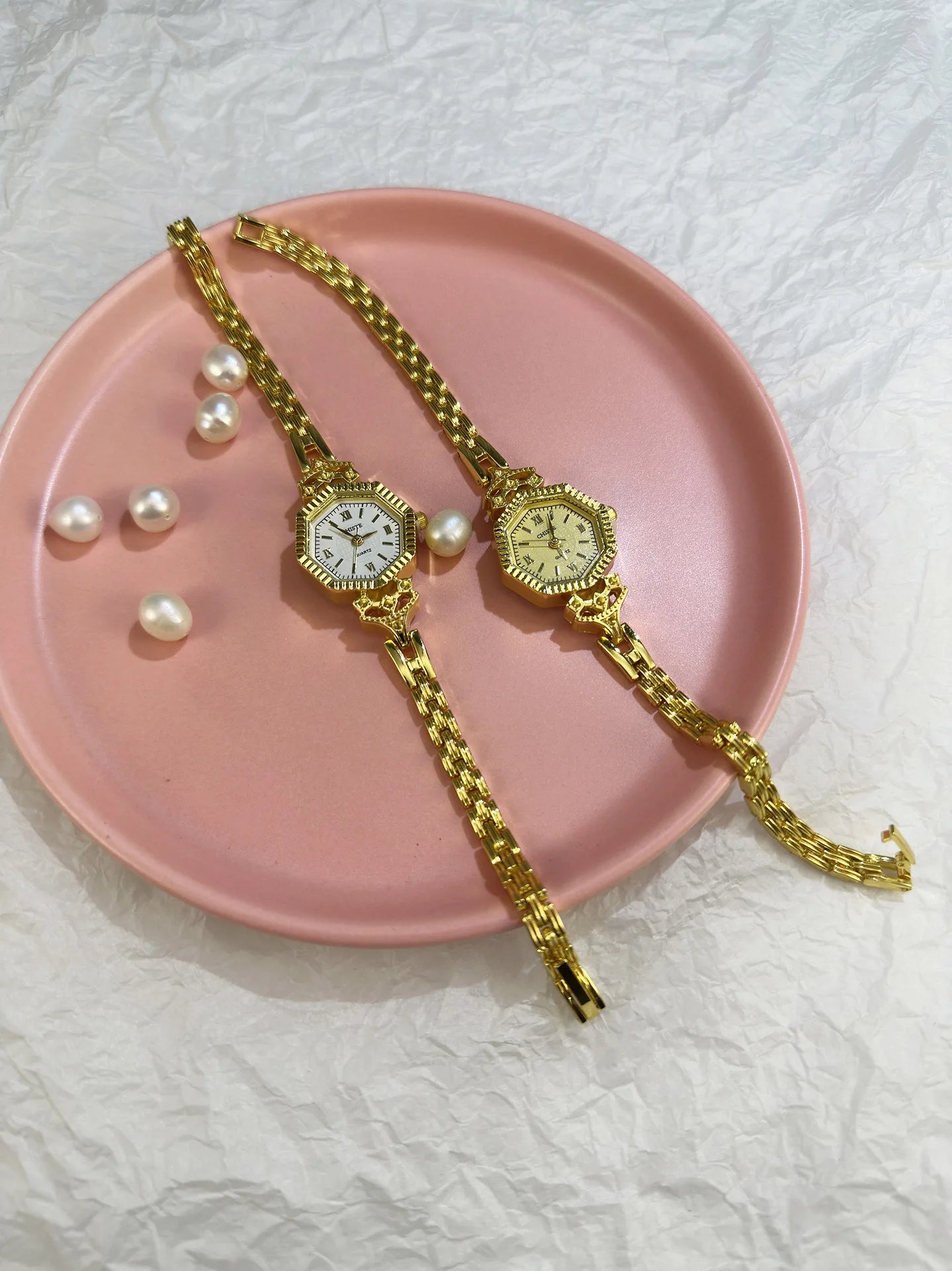 Luxury Famous Brand Oval Dial Women Watch Fashion Small Thin Gold Bracele Quartz Wristwatch Clock Gift Dropshipping Montre Femme