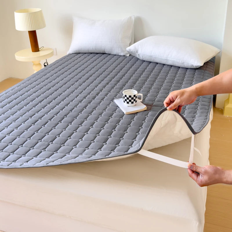 Waterproof Quilted Mattress Protector Cover Thickened Breathable Mattress Topper for Single or Double Bed.
