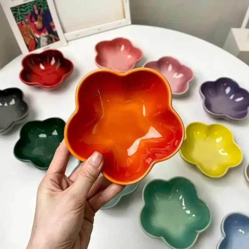 5 Inch Creative Flower Ceramic Bowl Small Deep Dish Solid Color Ceramic Bowl Small Dish Dip Dish Home Kitchen Supplies Gift.